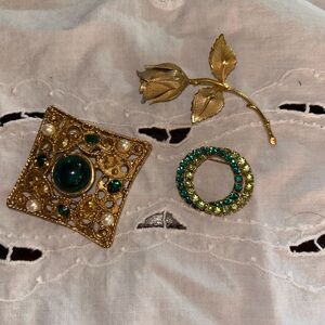 Vintage trio that can be worn together or alone w your Outfit..Spring ready! 💐